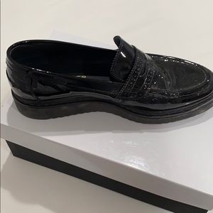 Patent leather, gently used